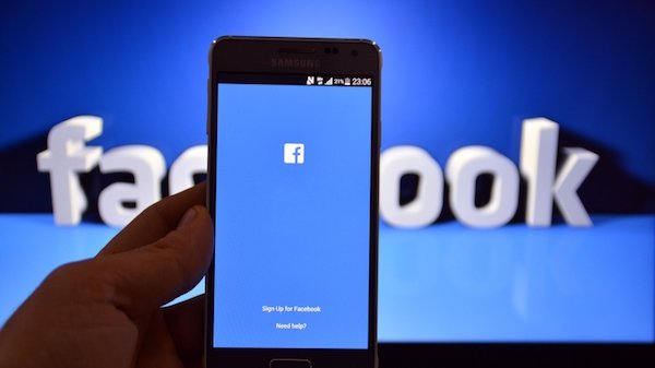 Facebook cada vez comparte más información con el gobierno