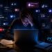 blogger burnout noche laptop agotamiento